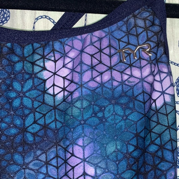 TYR swimsuit size 36 L/XL - Picture 1 of 6